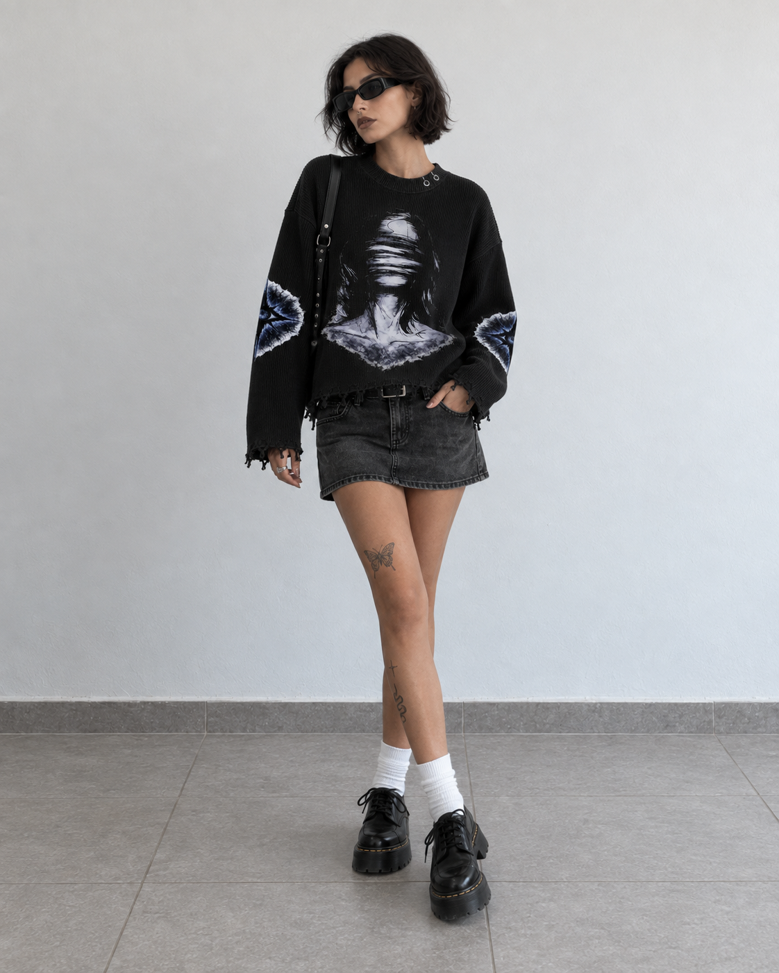 DISTORTION UNISEX BLACK SWEATSHIRT (BOXYFIT)