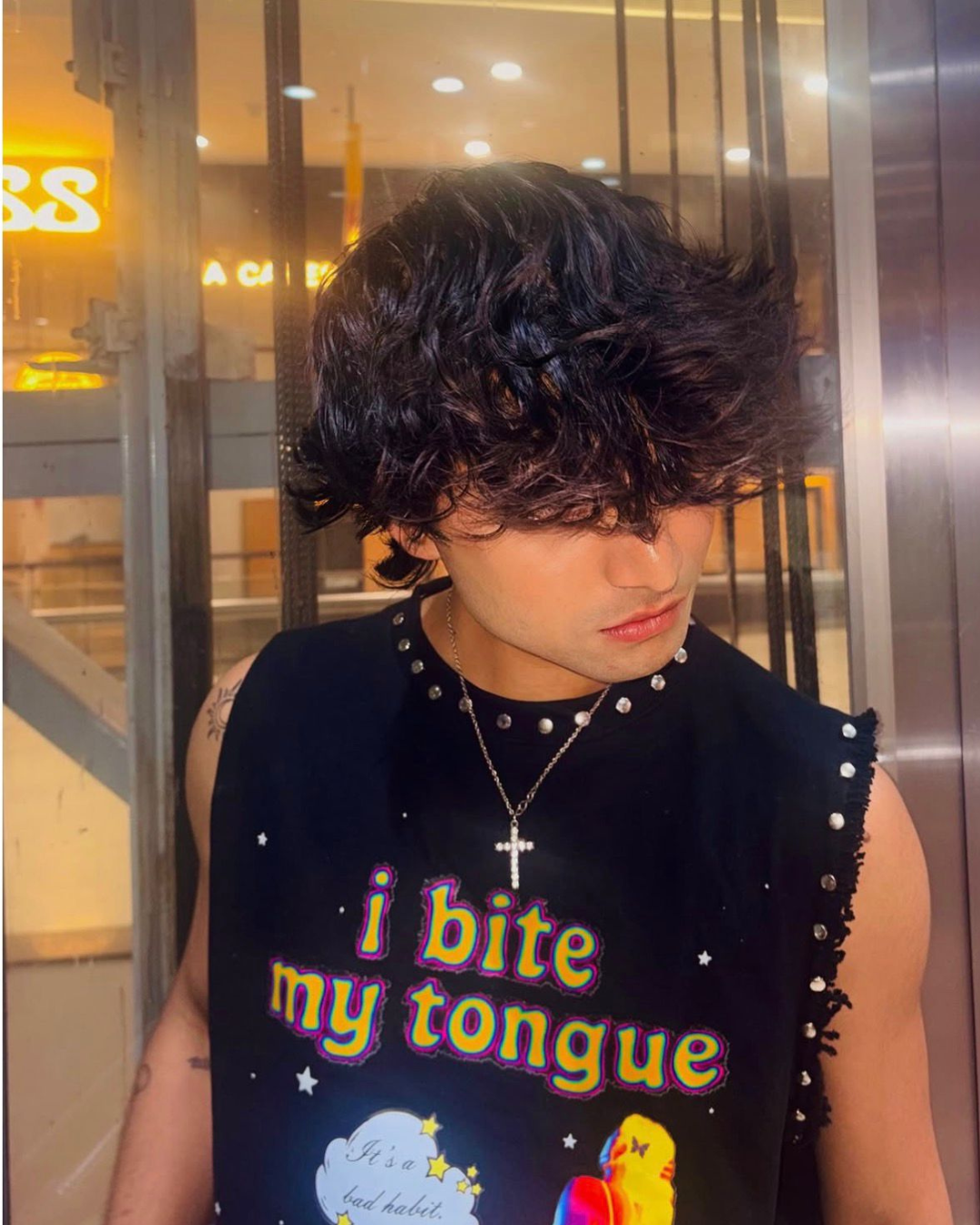 TOO HOT HANDLE UNISEX BLACK VEST (BOXYFIT)