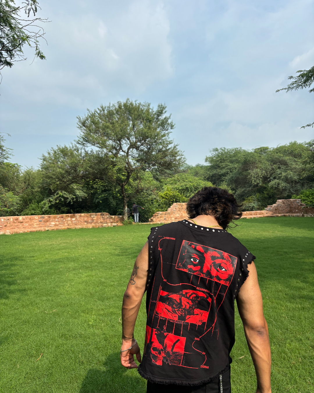 AWAKENDED UNISEX BLACK VEST (BOXYFIT)